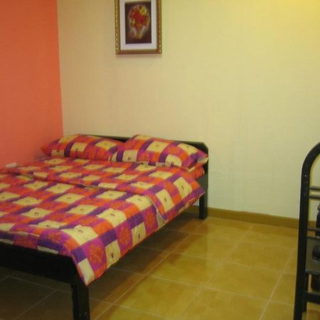 Favila Transient Rooms Пасай Екстериор снимка