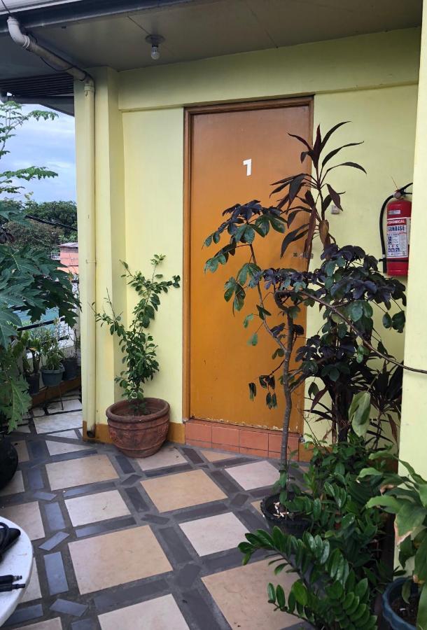 Favila Transient Rooms Пасай Екстериор снимка